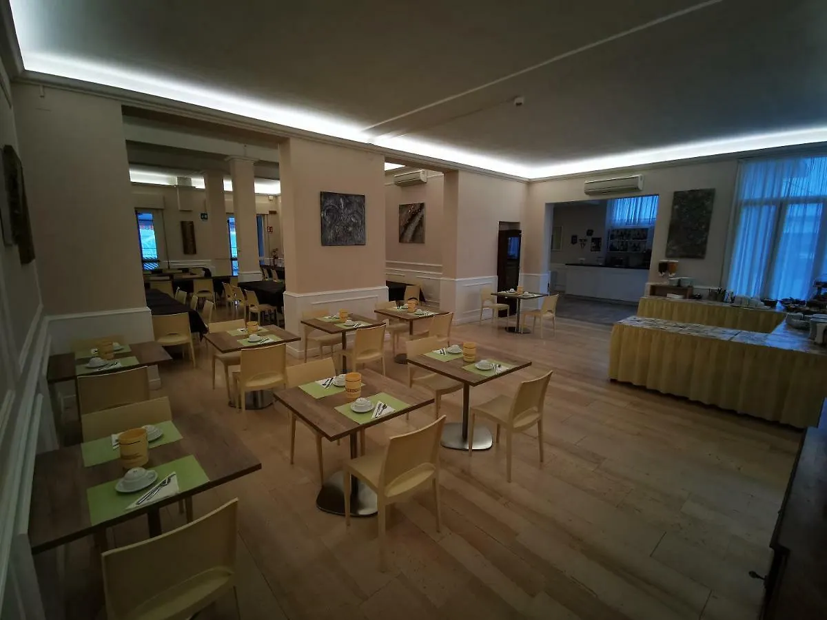 Hotel Milani Lido di Camaiore 3*,