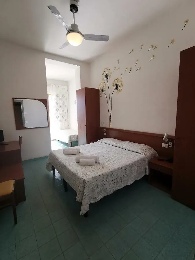 Hotel Milani Lido di Camaiore 3*,